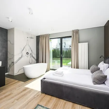Apartmán Panamera With Terrace By Oneapartments *